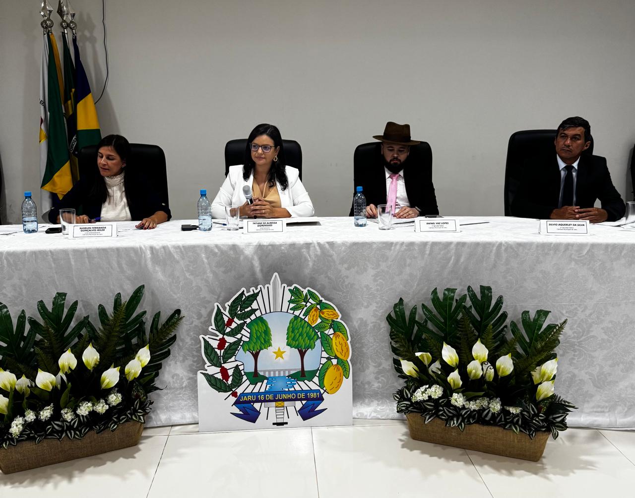 Na manhã da última segunda-feira (03/02), aconteceu a 1ª Sessão Ordinária, da 11ª Legislatura, na Câmara Municipal de Jaru.