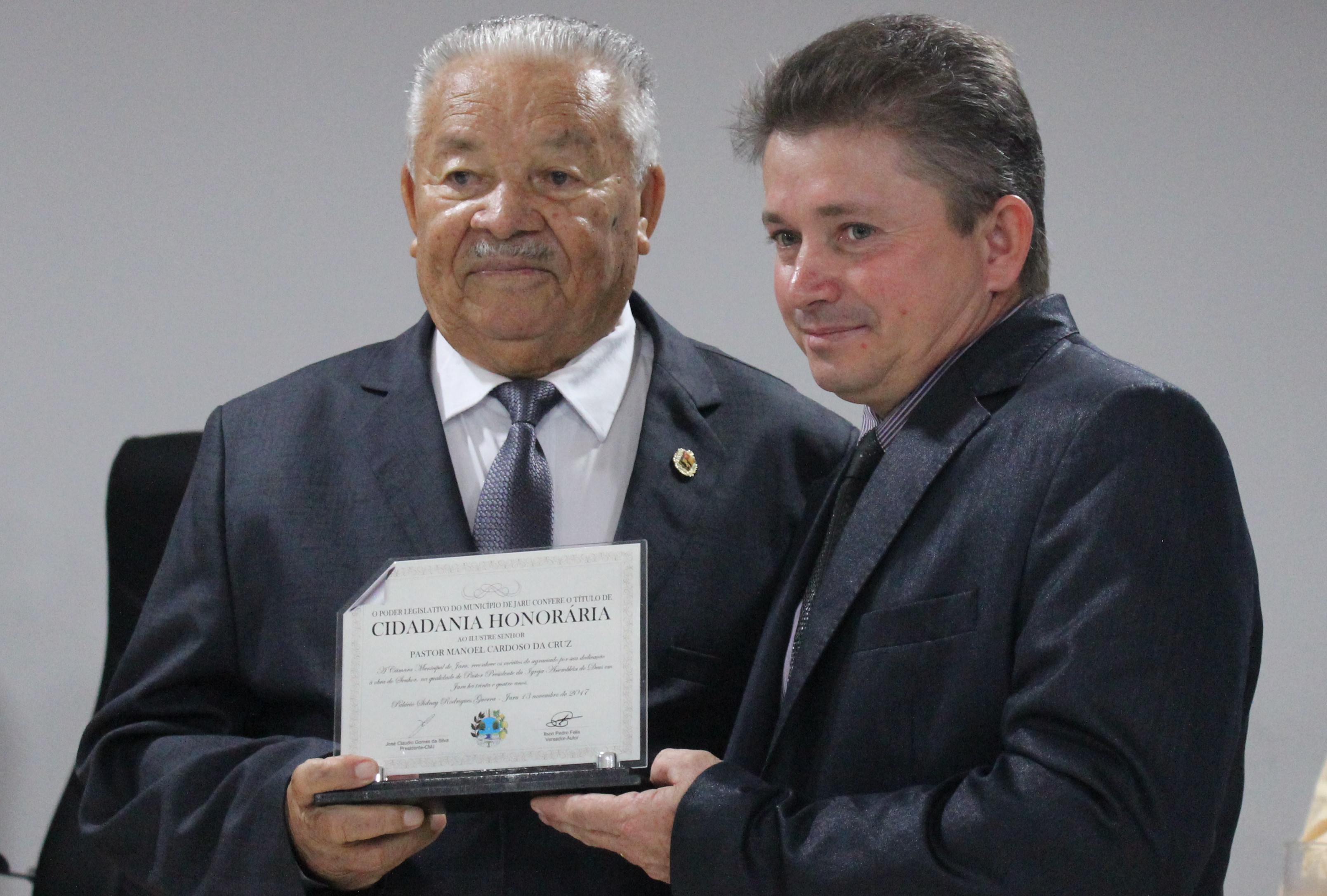 Pastor Manuel Cardoso recebe título de Cidadão Honorário de Jaru 