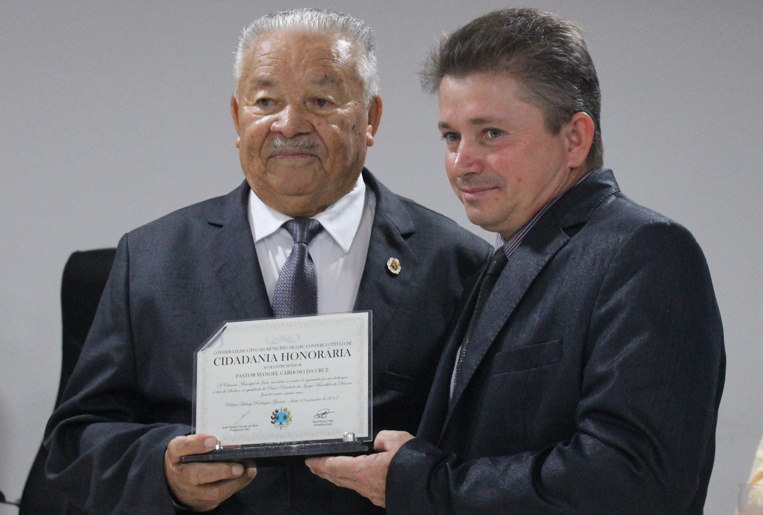 Pastor Manuel Cardoso recebe título de Cidadão Honorário de Jaru 